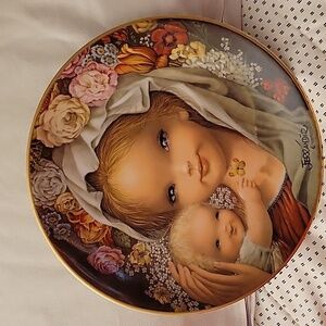 Juan Ferrandiz Floral Mother and Child Plate, 10"